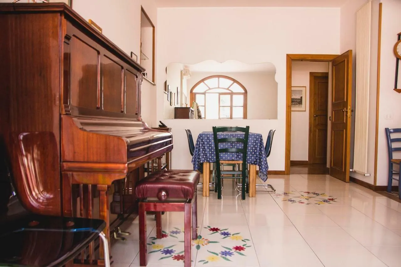 Le Terrazze A Mergellina Neapel Italien